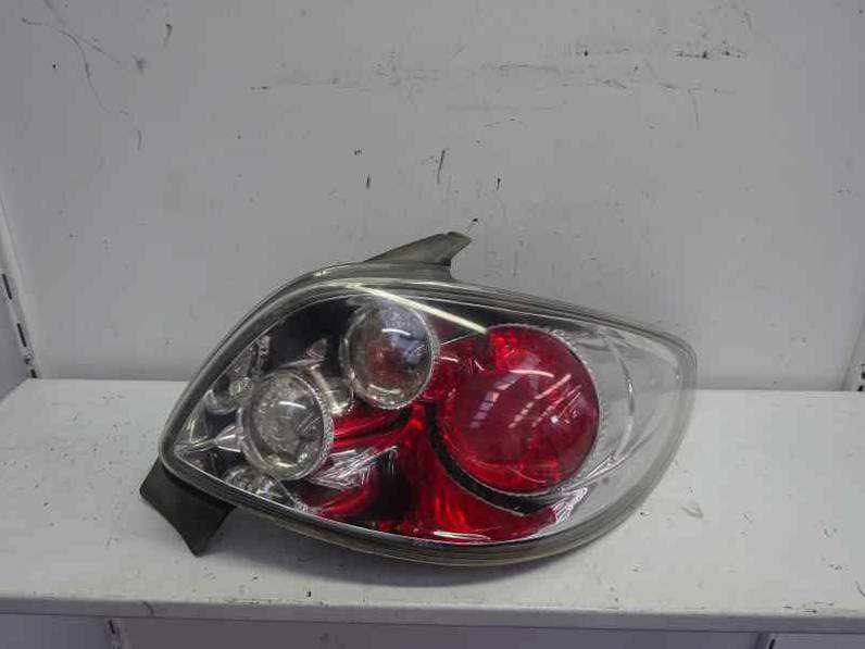 PILOTO TRASERO DERECHO PEUGEOT 206 4 TRG 2003 1.4 (75 CV)