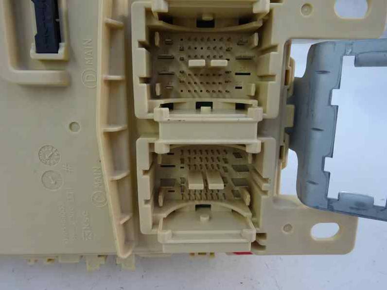 CAJA RELES FUSIBLES KIA STONIC 2019 1.0 TGDI (101 CV)