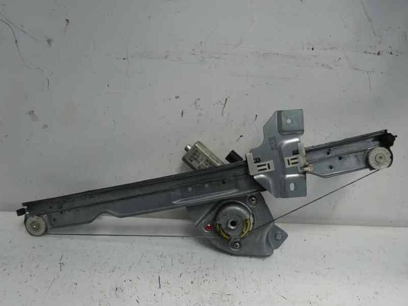 ELEVALUNAS DELANTERO IZQUIERDO DACIA DUSTER 2011 1.6 16V (105 CV)