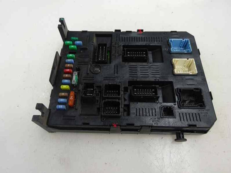 CAJA RELES FUSIBLES CITROEN C4 COUPE 2006 1.6 HDI (109 CV)