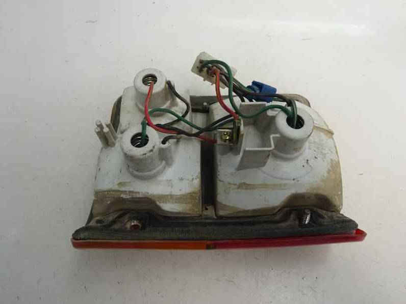 PILOTO TRASERO IZQUIERDO MITSUBISHI PAJERO 1990 2.5 (95 CV)