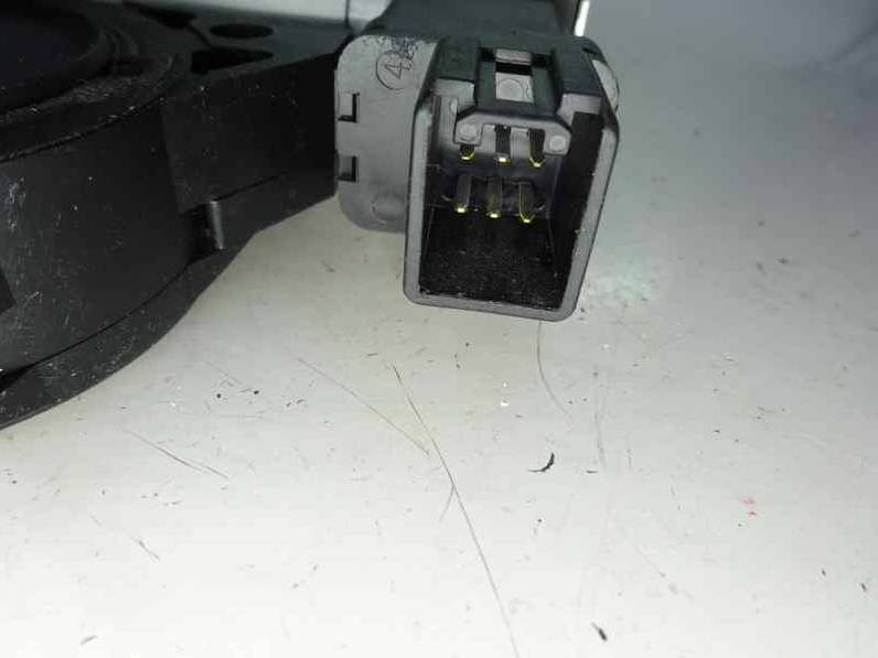 MOTOR ELEVALUNAS DELANTERO IZQUIERDO MAZDA 5 BERL 2007 2.0 D (143 CV)