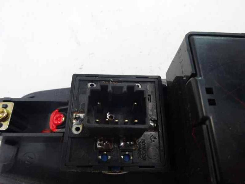 MANDO ELEVALUNAS DELANTERO IZQUIERDO KIA CERATO 2004 2.0 TURBODIESEL (113 CV)