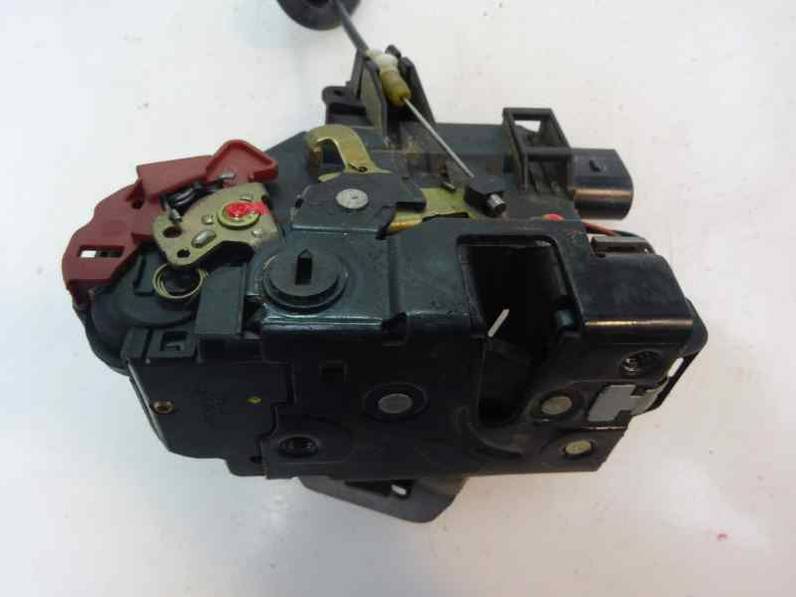 CERRADURA PUERTA TRASERA IZQUIERDA AUDI A4 BERLINA 2001 1.9 TDI (131 CV)