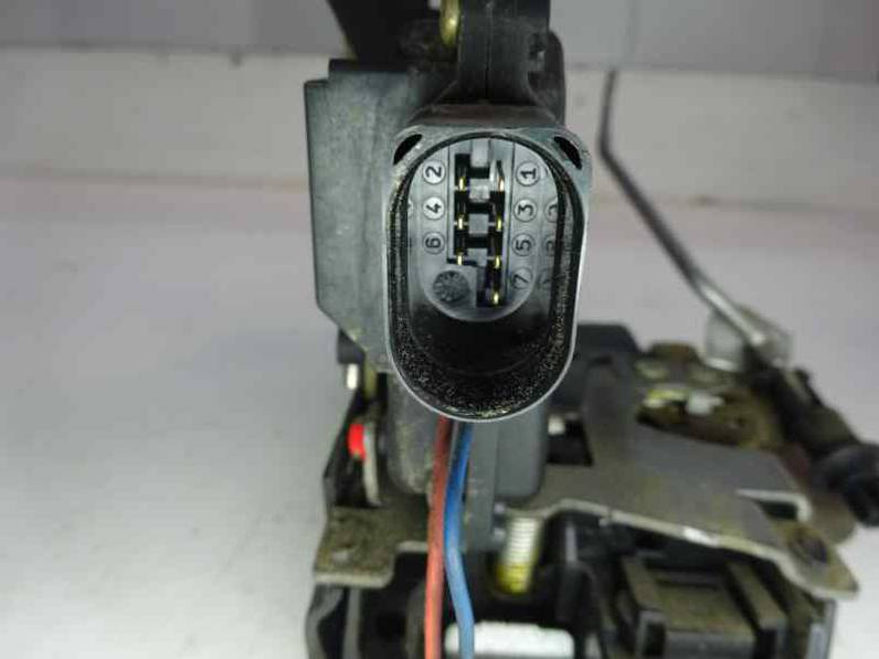 CERRADURA PUERTA TRASERA IZQUIERDA AUDI A4 BERLINA 2001 1.9 TDI (131 CV)