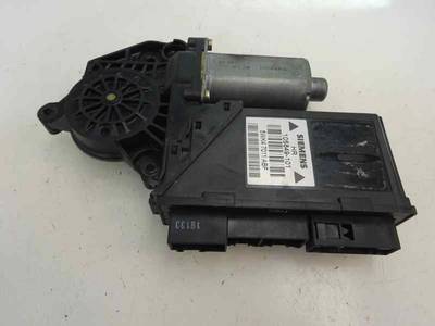 MOTOR ELEVALUNAS TRASERO DERECHO AUDI A4 BERLINA 2001 1.9 TDI (131 CV)