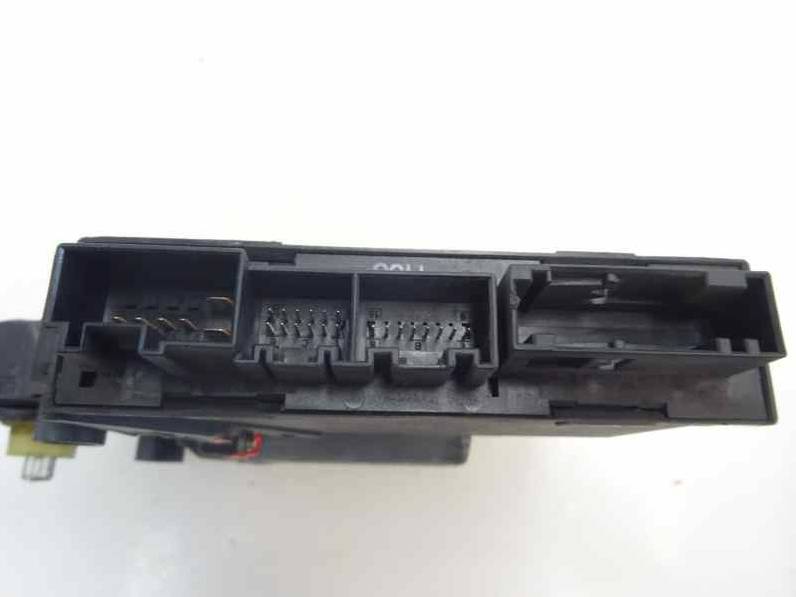 MOTOR ELEVALUNAS TRASERO DERECHO AUDI A4 BERLINA 2001 1.9 TDI (131 CV)