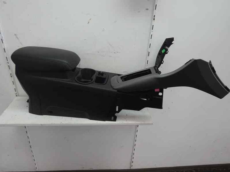 APOYABRAZOS CENTRAL FORD FOCUS LIM 2014 1.0 ECOBOOST (125 CV)