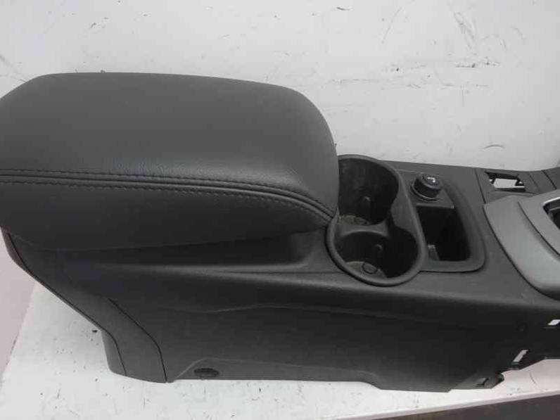 APOYABRAZOS CENTRAL FORD FOCUS LIM 2014 1.0 ECOBOOST (125 CV)