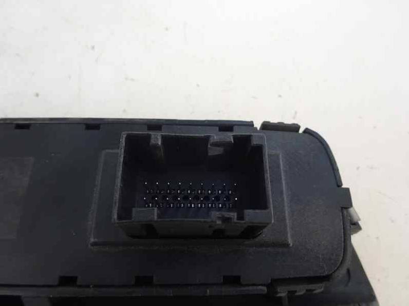 MANDO ELEVALUNAS DELANTERO IZQUIERDO FIAT STILO 2002 1.9 JTD (116 CV)