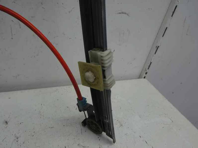 ELEVALUNAS DELANTERO DERECHO PEUGEOT 106 2001 1.5 D (57 CV)