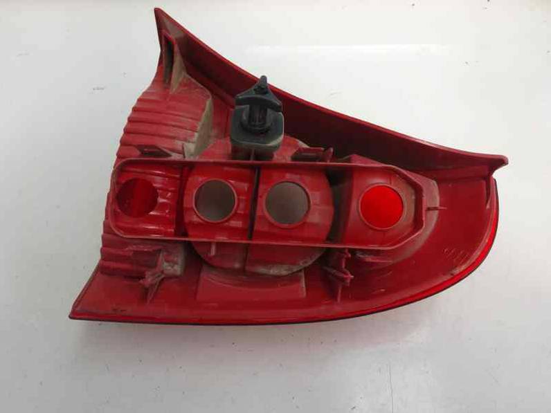 PILOTO TRASERO IZQUIERDO RENAULT CLIO II FASE II 2004 1.5 DCI D (65 CV)