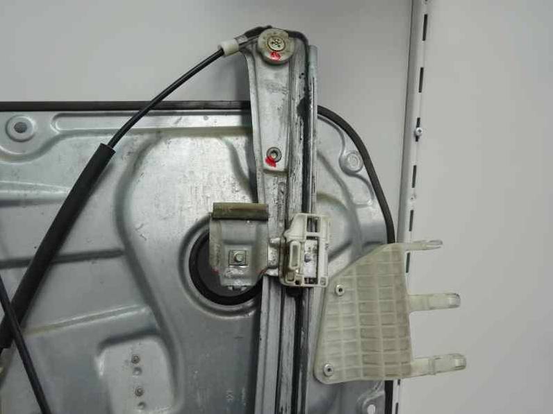 ELEVALUNAS DELANTERO IZQUIERDO KIA CARENS 2008 2.0 TURBODIESEL (113 CV)