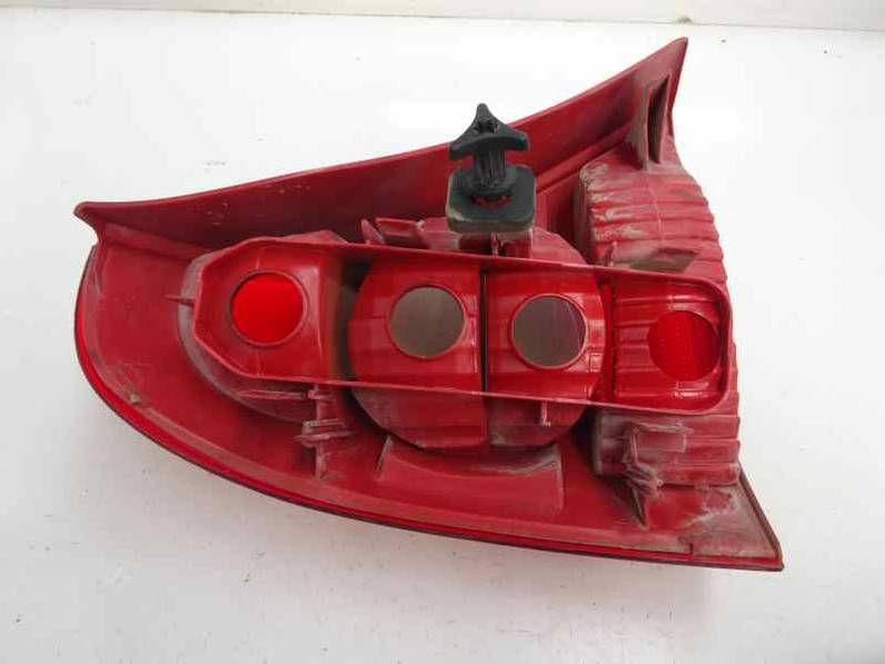 PILOTO TRASERO DERECHO RENAULT CLIO II FASE I 1998 1.6 (90 CV)