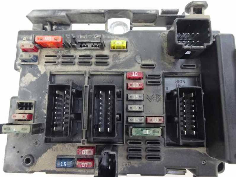 CAJA RELES FUSIBLES CITROEN XSARA BERLINA 2002 2.0 HDI (90 CV)