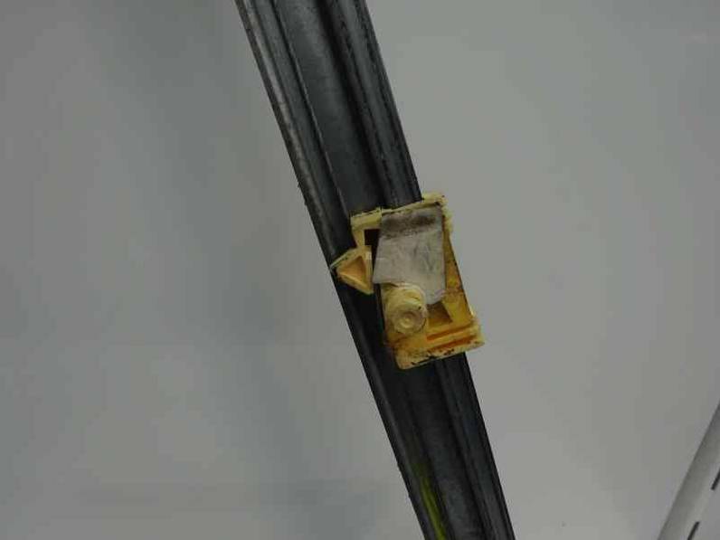 ELEVALUNAS DELANTERO DERECHO RENAULT CLIO II FASE II 2003 1.4 16V (98 CV)