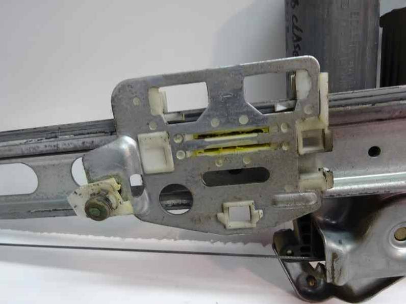 ELEVALUNAS DELANTERO IZQUIERDO MERCEDES CLASE A 2002 1.6 (102 CV)