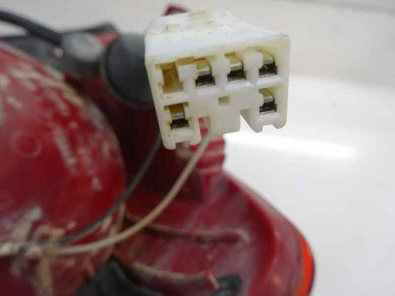 PILOTO TRASERO IZQUIERDO HYUNDAI ACCENT 2003 1.3 (84 CV)