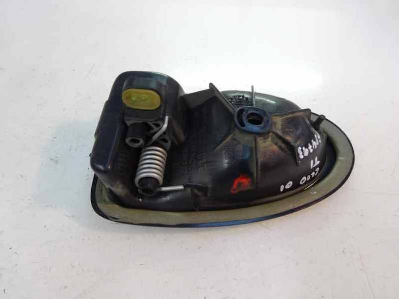 MANETA INTERIOR TRASERA IZQUIERDA RENAULT CLIO II FASE I 2001 1.2 (58 CV)