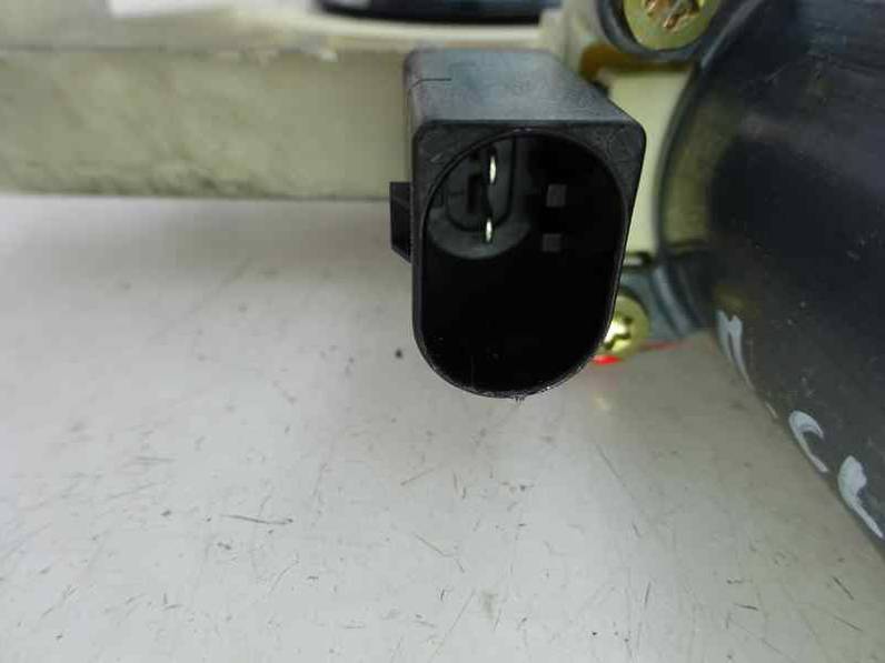 MOTOR ELEVALUNAS DELANTERO IZQUIERDO MERCEDES CLASE A 2004 2.0 CDI (82 CV)