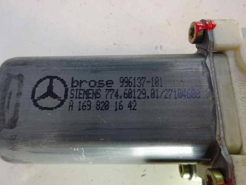 MOTOR ELEVALUNAS DELANTERO DERECHO MERCEDES CLASE A 2004 2.0 CDI (82 CV)