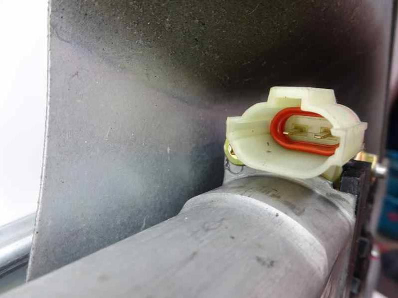 ELEVALUNAS TRASERO DERECHO KIA CERATO 2004 2.0 TURBODIESEL (113 CV)