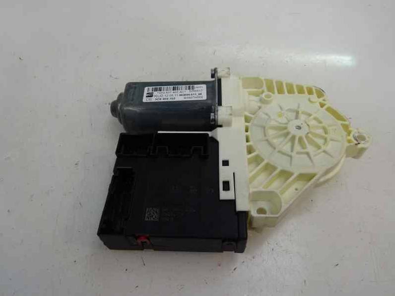 MOTOR ELEVALUNAS DELANTERO DERECHO SEAT LEON 2011 1.6 TDI (105 CV)