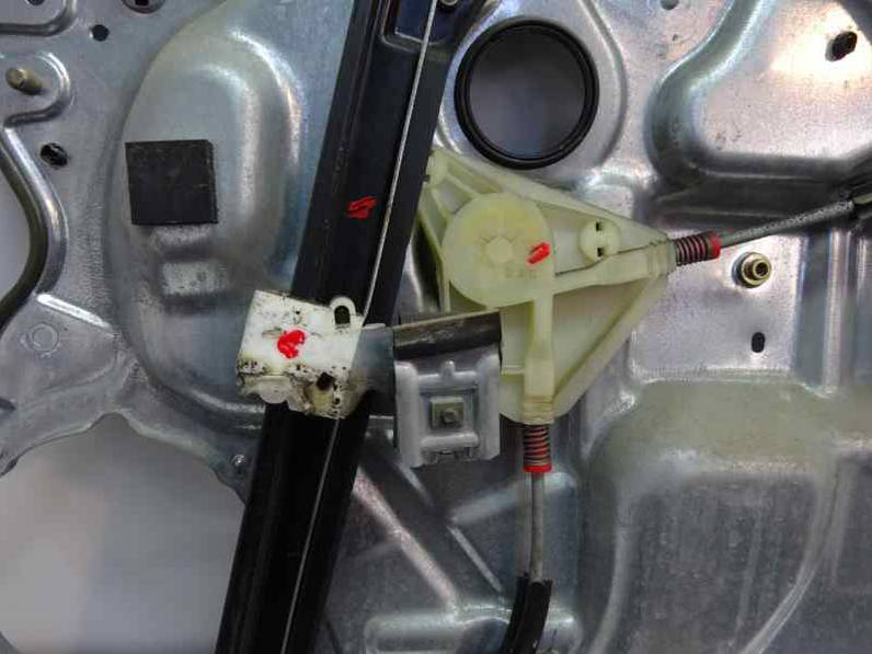 ELEVALUNAS DELANTERO IZQUIERDO VOLKSWAGEN POLO 2002 1.9 SDI (64 CV)