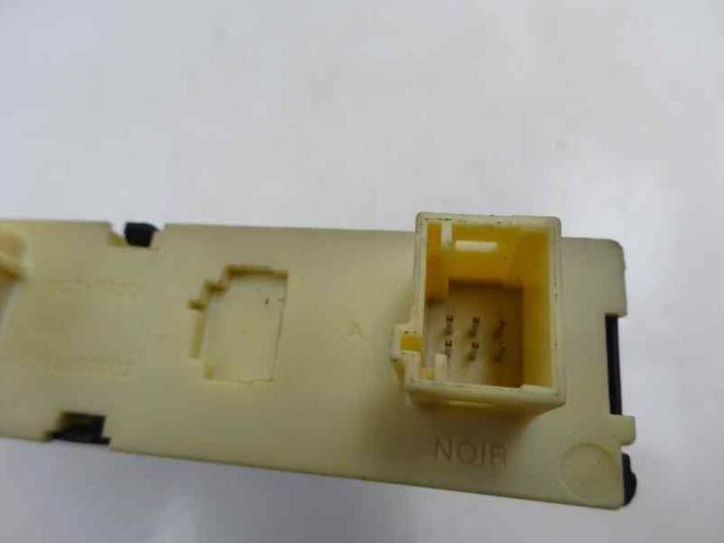 MOTOR ELEVALUNAS DELANTERO DERECHO CITROEN C4 BERLINA 2005 1.6 HDI (109 CV)