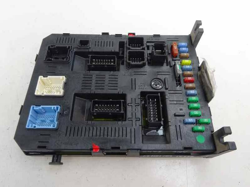 CAJA RELES FUSIBLES CITROEN C4 BERLINA 2005 1.6 HDI (109 CV)