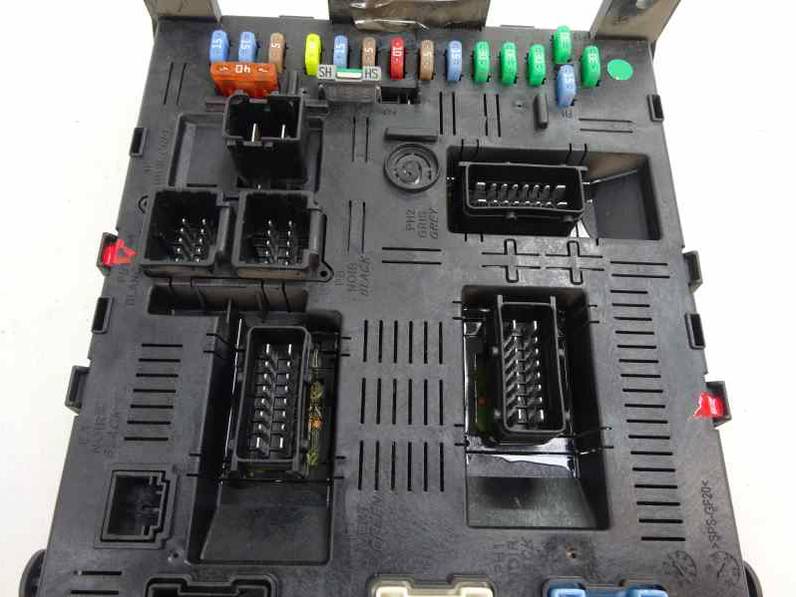 CAJA RELES FUSIBLES CITROEN C4 BERLINA 2005 1.6 HDI (109 CV)