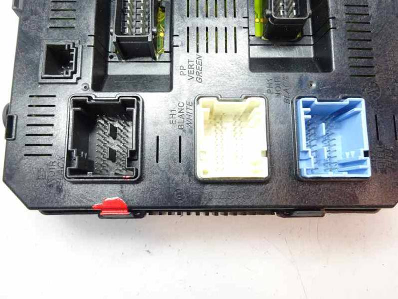 CAJA RELES FUSIBLES CITROEN C4 BERLINA 2005 1.4 16V (88 CV)