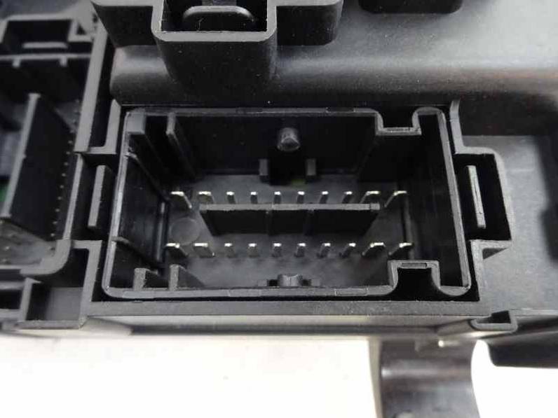 CAJA RELES FUSIBLES OPEL CORSA D 2011 1.3 16V CDTI (75 CV)