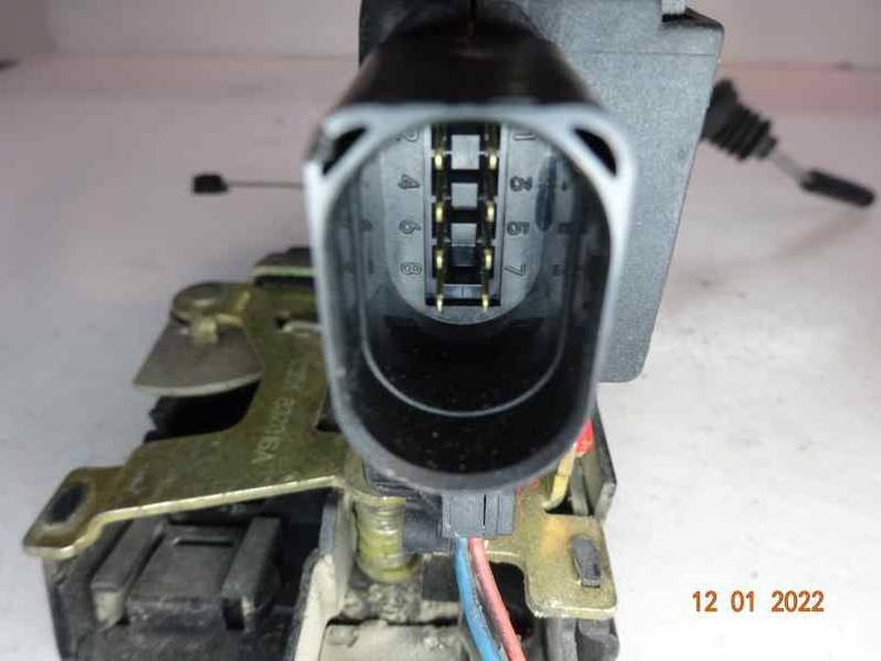 CERRADURA PUERTA DELANTERA DERECHA VOLKSWAGEN PASSAT BERLINA 1999 1.9 TDI (116 CV)