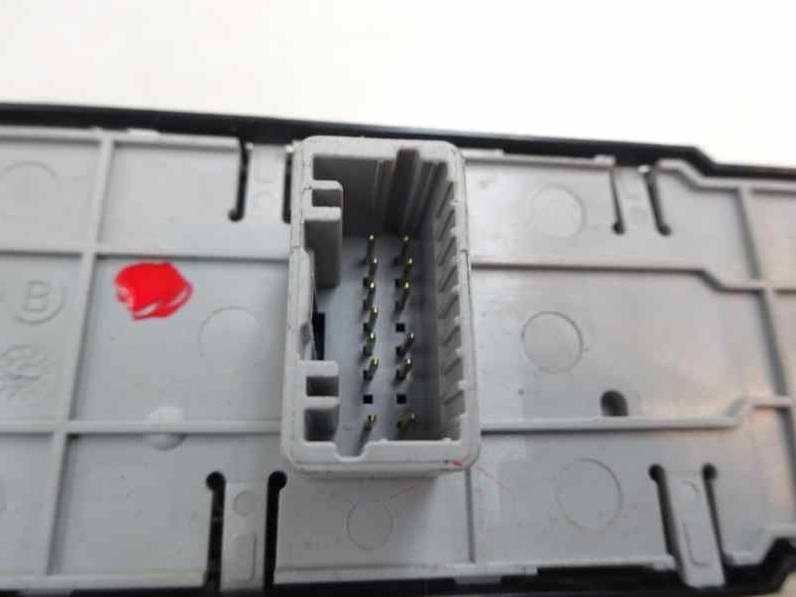 MANDO ELEVALUNAS DELANTERO IZQUIERDO RENAULT LAGUNA GRANDTOUR III 2011 2.0 DCI D (131 CV)