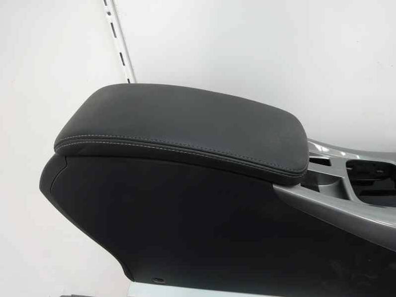 APOYABRAZOS CENTRAL RENAULT LAGUNA GRANDTOUR III 2011 2.0 DCI D (131 CV)