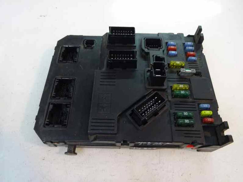 CAJA RELES FUSIBLES PEUGEOT 407 2005 1.6 HDI (109 CV)