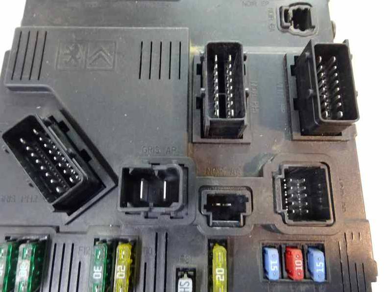 CAJA RELES FUSIBLES PEUGEOT 407 2005 1.6 HDI (109 CV)