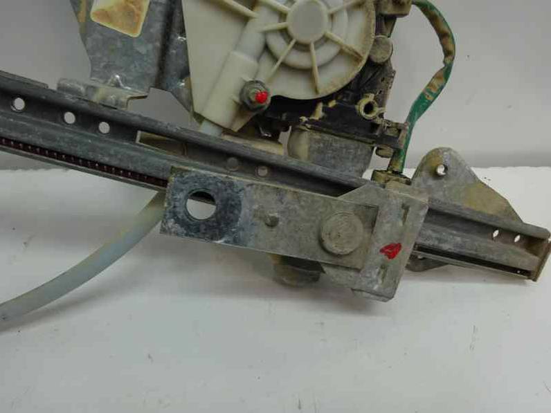 ELEVALUNAS TRASERO IZQUIERDO CHRYSLER JEEP CHEROKEE 2000 2.5 TURBODIESEL (116 CV)