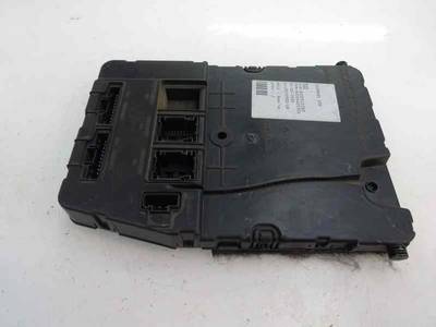 CAJA RELES FUSIBLES RENAULT MEGANE II BERLINA 5P 2005 1.5 DCI D (82 CV)