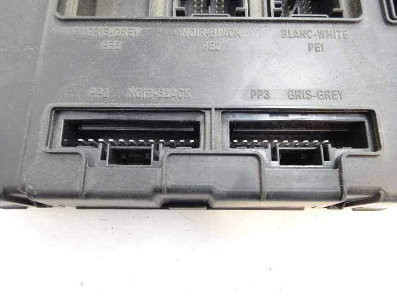 CAJA RELES FUSIBLES RENAULT MEGANE II BERLINA 5P 2005 1.5 DCI D (82 CV)