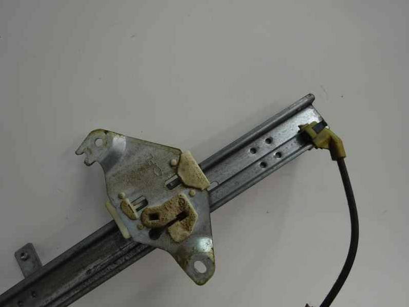 ELEVALUNAS TRASERO IZQUIERDO NISSAN ALMERA TINO 2005 2.2 DCI D (112 CV)