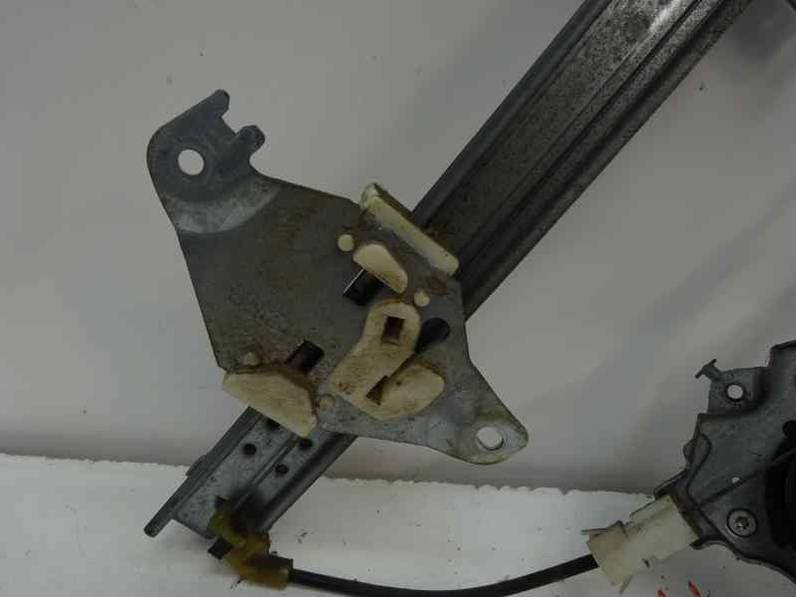 ELEVALUNAS TRASERO DERECHO NISSAN ALMERA TINO 2005 2.2 DCI D (112 CV)