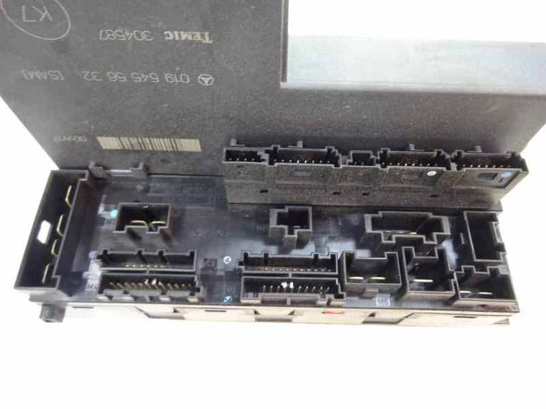 CAJA RELES FUSIBLES MERCEDES CLASE E BERLINA DIESEL 2000 2.7 CDI 20V (170 CV)