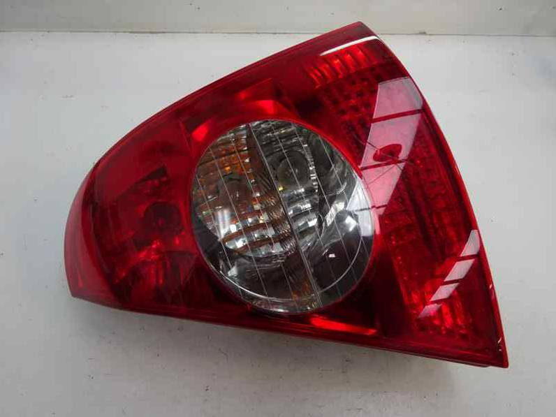 PILOTO TRASERO DERECHO RENAULT CLIO II FASE II 2003 1.2 16V (75 CV)