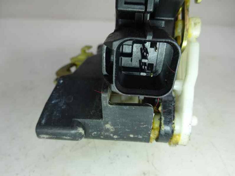 CERRADURA PUERTA TRASERA DERECHA MITSUBISHI COLT BERLINA 3 2005 1.5 DI-D (95 CV)