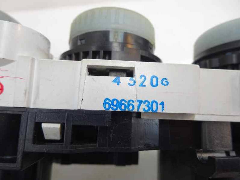 MANDO CALEFACCION AIRE ACONDICIONADO MITSUBISHI COLT BERLINA 3 2005 1.5 DI-D (95 CV)