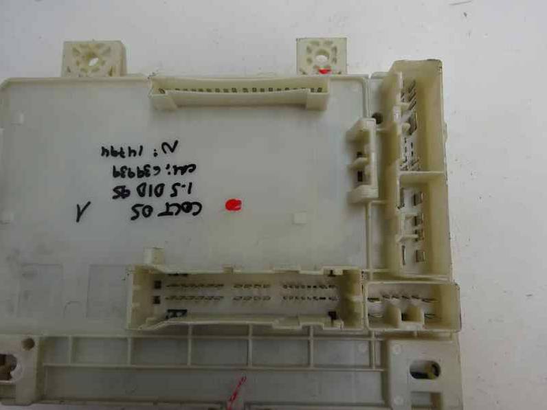 CAJA RELES FUSIBLES MITSUBISHI COLT BERLINA 3 2005 1.5 DI-D (95 CV)