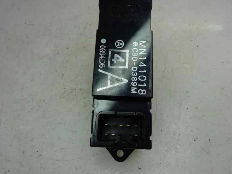 MANDO ELEVALUNAS DELANTERO DERECHO MITSUBISHI COLT BERLINA 3 2005 1.5 DI-D (95 CV)