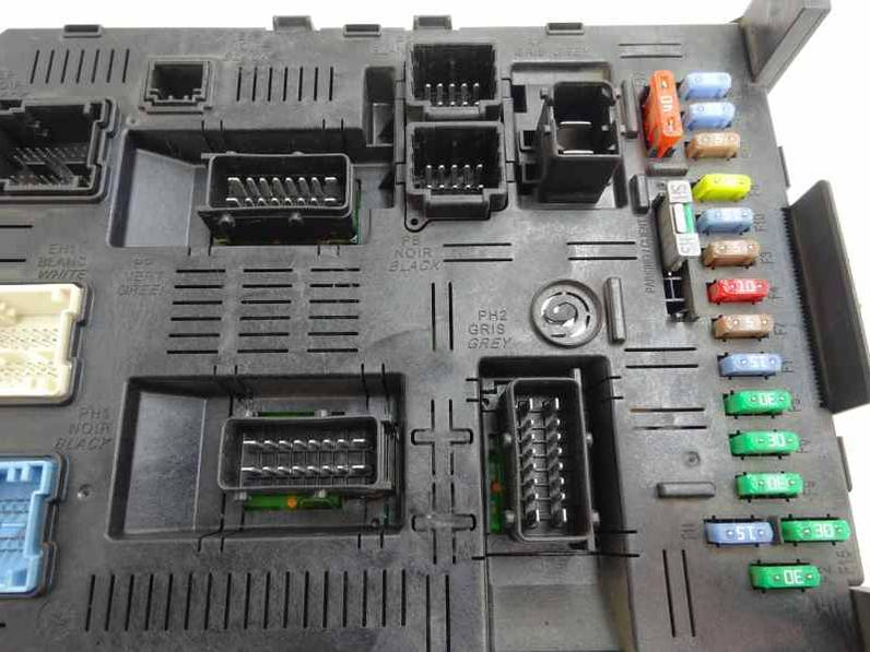 CAJA RELES FUSIBLES CITROEN C5 BERLINA 2006 2.0 HDI (136 CV)